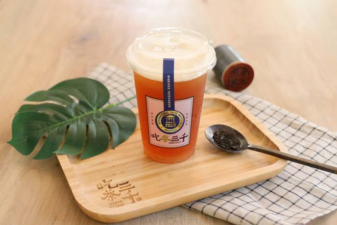 Dong-Ding Oolong Tea (凍頂烏龍)